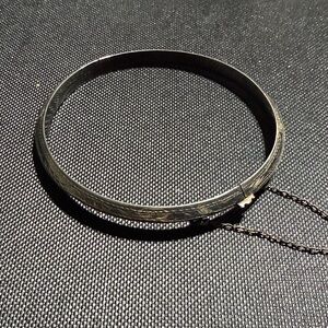 Vintage Sterling Silver Etched Clamper Bangle Bracelet with Chain (2)